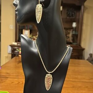 KENDRA SCOTT LONG NECKLACE AND EARRINGS SET